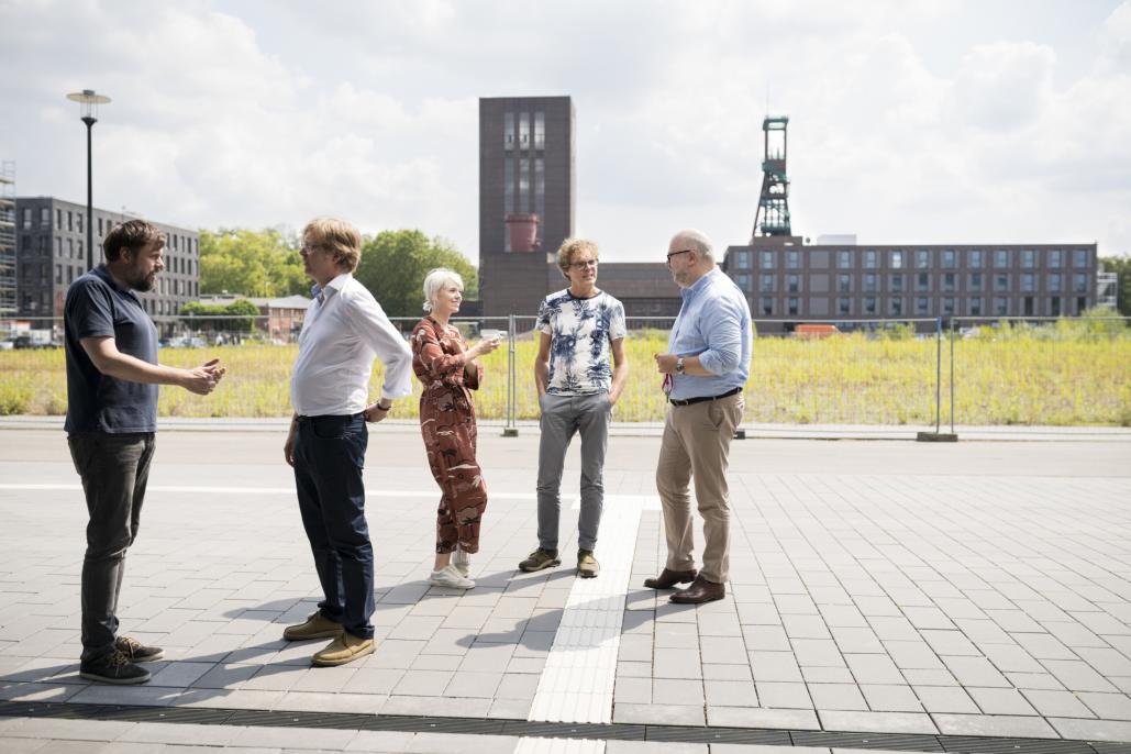 Menschen die sich unterhalten