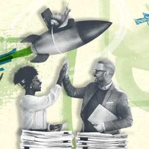 Illustration mit zwei Personen, die sich hinter einem Aktenstapel abklatschen, darüber fliegt eine Rakete, auf der eine Schnecke sitzt